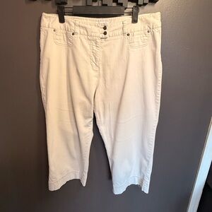 White/Cream Womens Cropped Pants